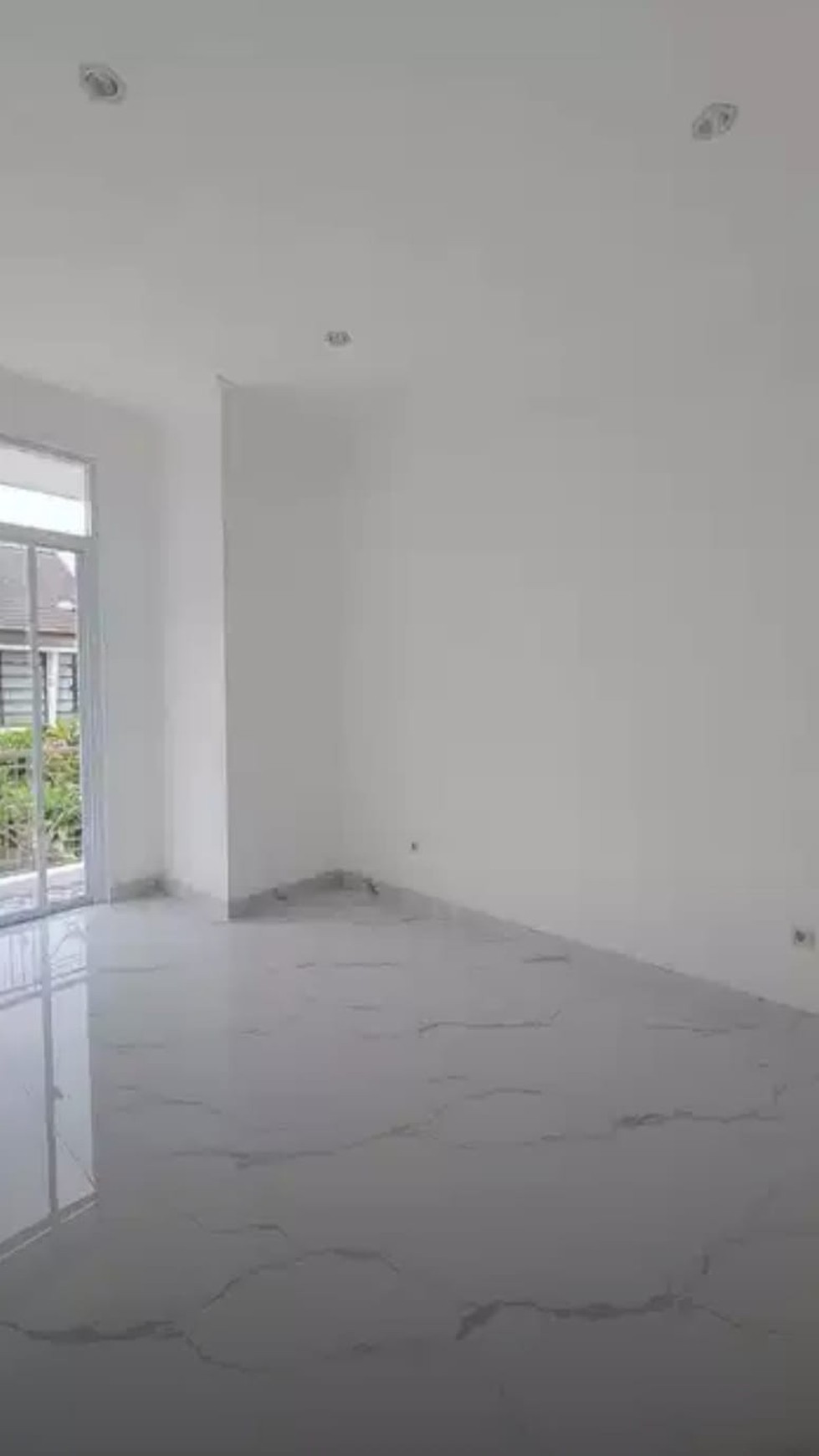 Rumah baru mewah Clasic Modern di Emerald Bintaro Jaya sektor 9.