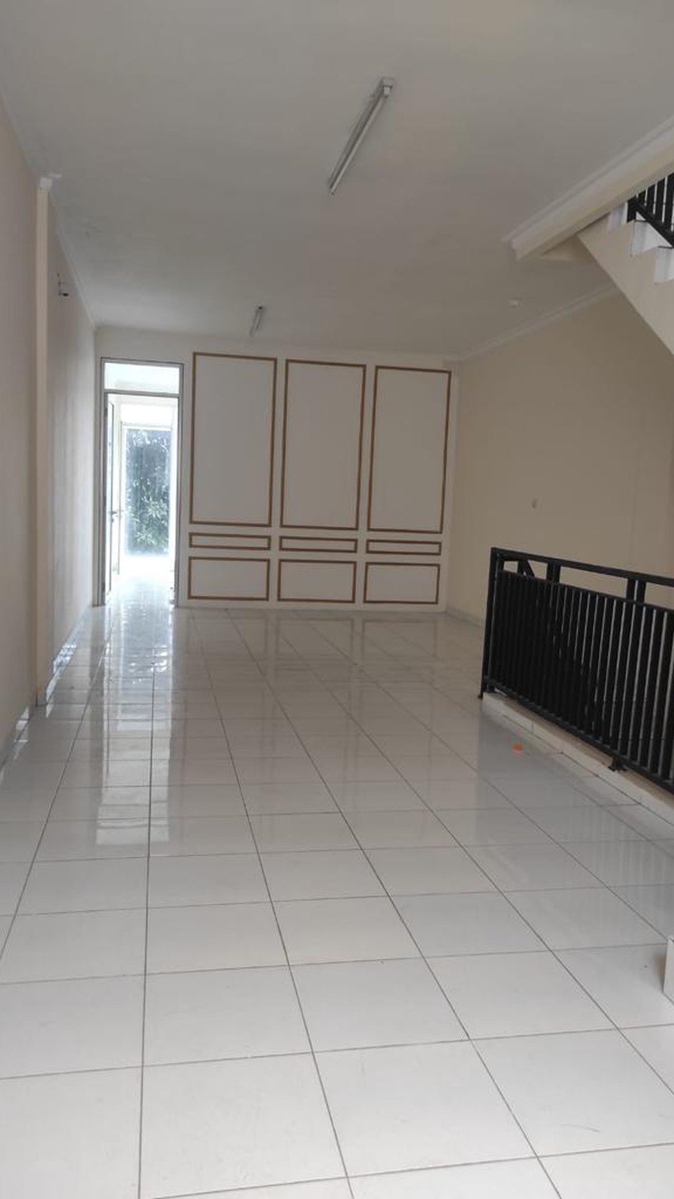 Ruko for lease 2 lantai lokasi strategis di Kemang, Jakarta Selatan