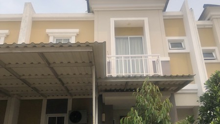 Rumah Bagus 4 Kamar di Nusaloka BSD City Dekat Tol