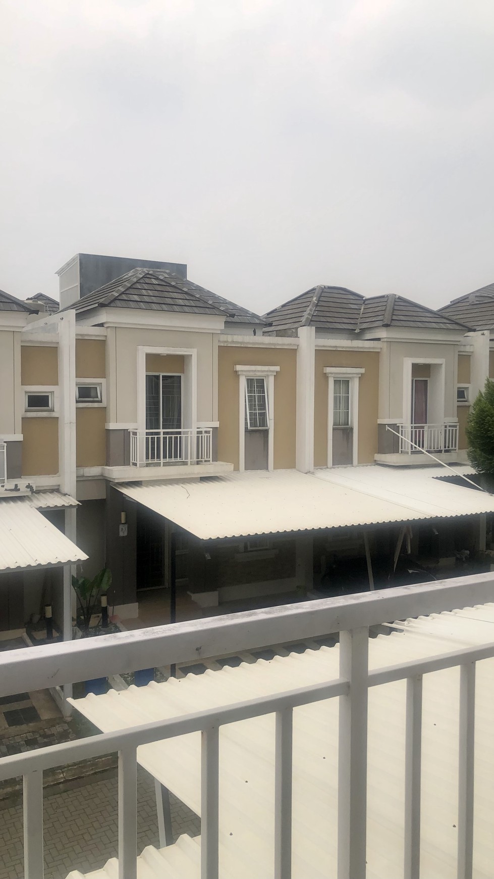 Rumah Bagus 4 Kamar di Nusaloka BSD City Dekat Tol