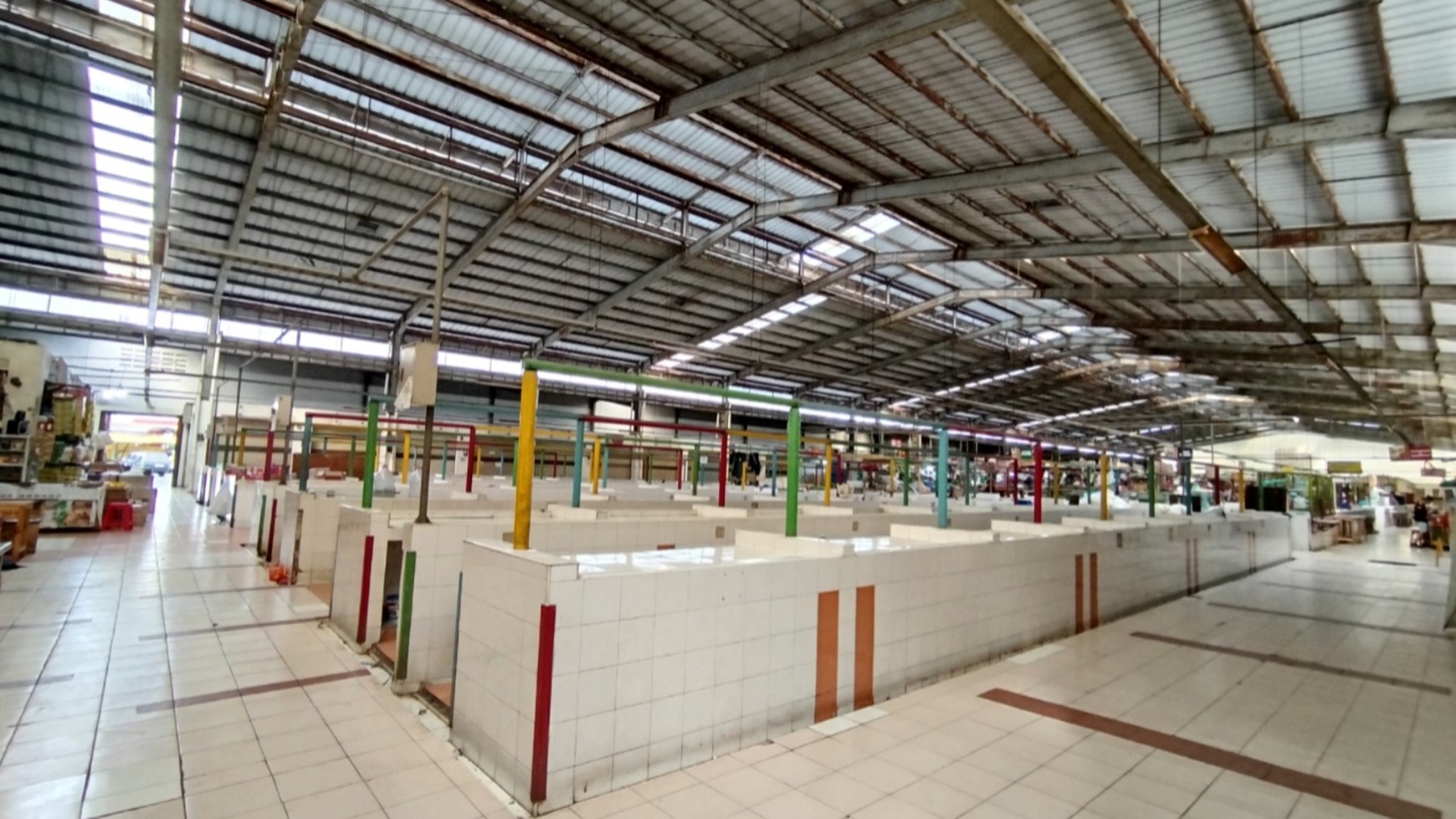 Kios Dijual di Pasar Modern Grand Wisata - Lokasi Strategis & Investasi Menguntungkan!