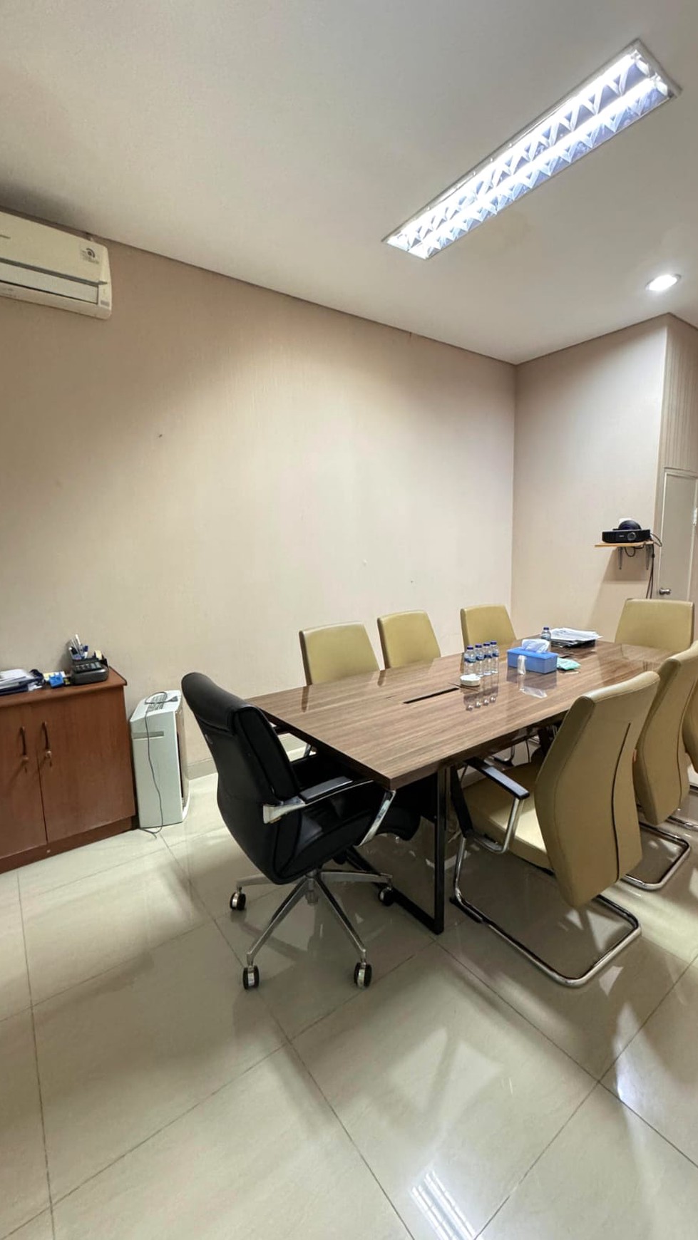 Dijual Ruko Gandeng 3 Unit 3 lantai di Pusat Business Jl.Raya Serpong Tangerang