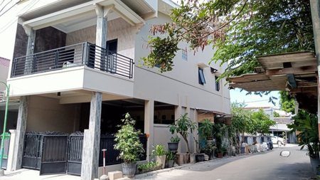 Rumah 3 lantai di Ciputat dalam Komplek Tangsel