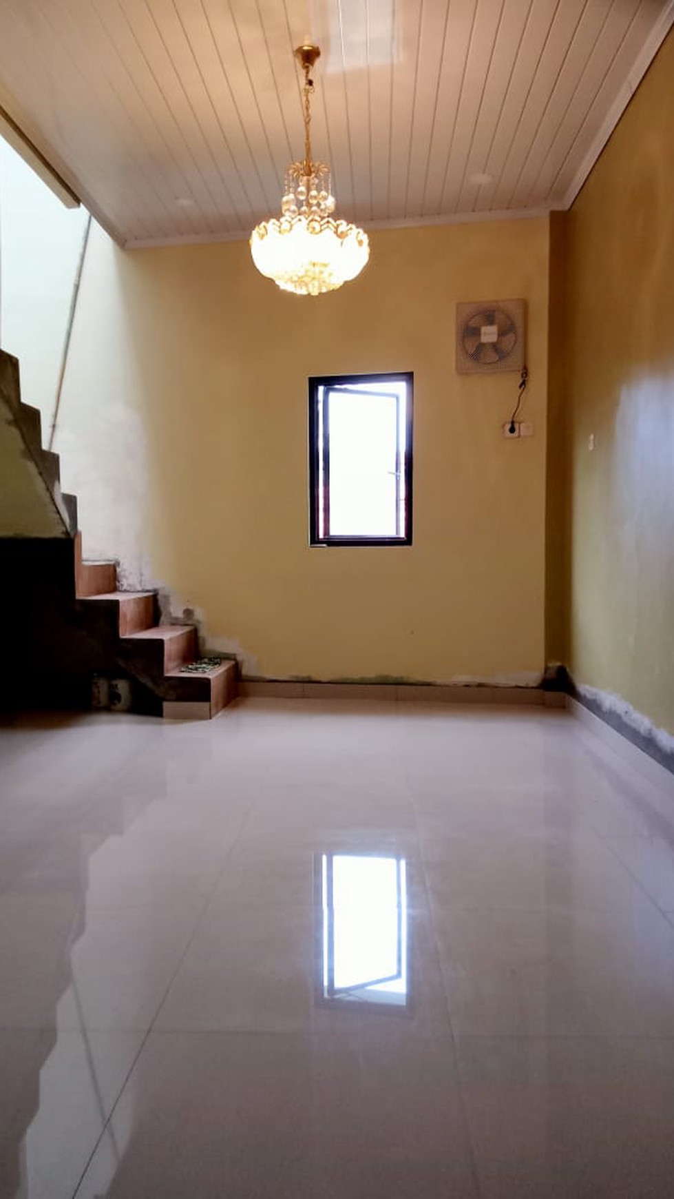 Rumah 3 lantai di Ciputat dalam Komplek Tangsel