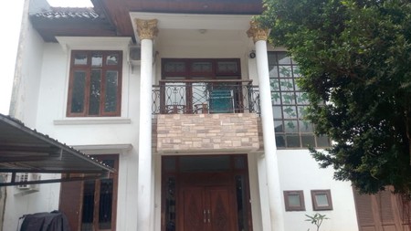 Rumah 2 Lantai di Cilandak Lokasi Strategis Siap Huni