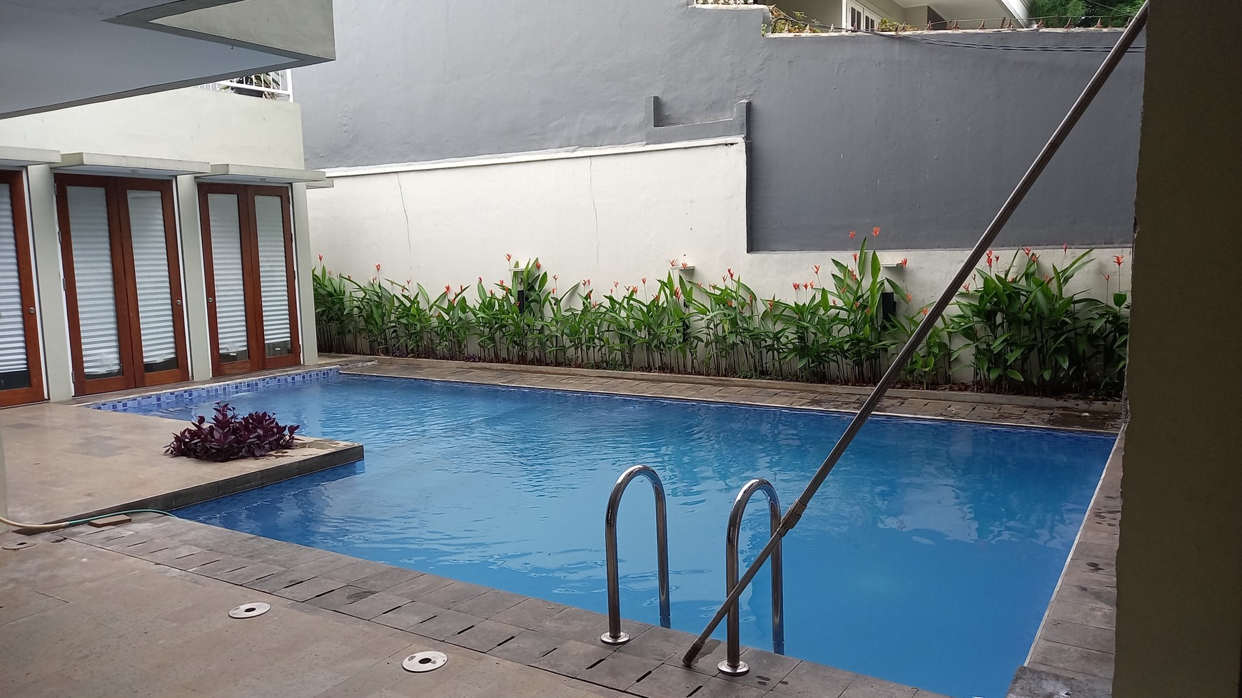 Rumah Hitung Tanah Area Cipete