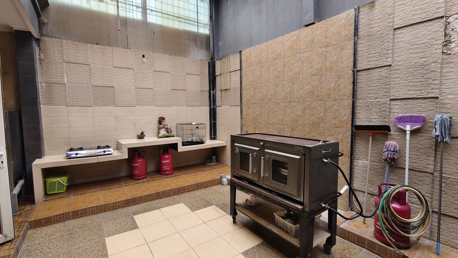 Rumah Hitung Tanah Area Cipete