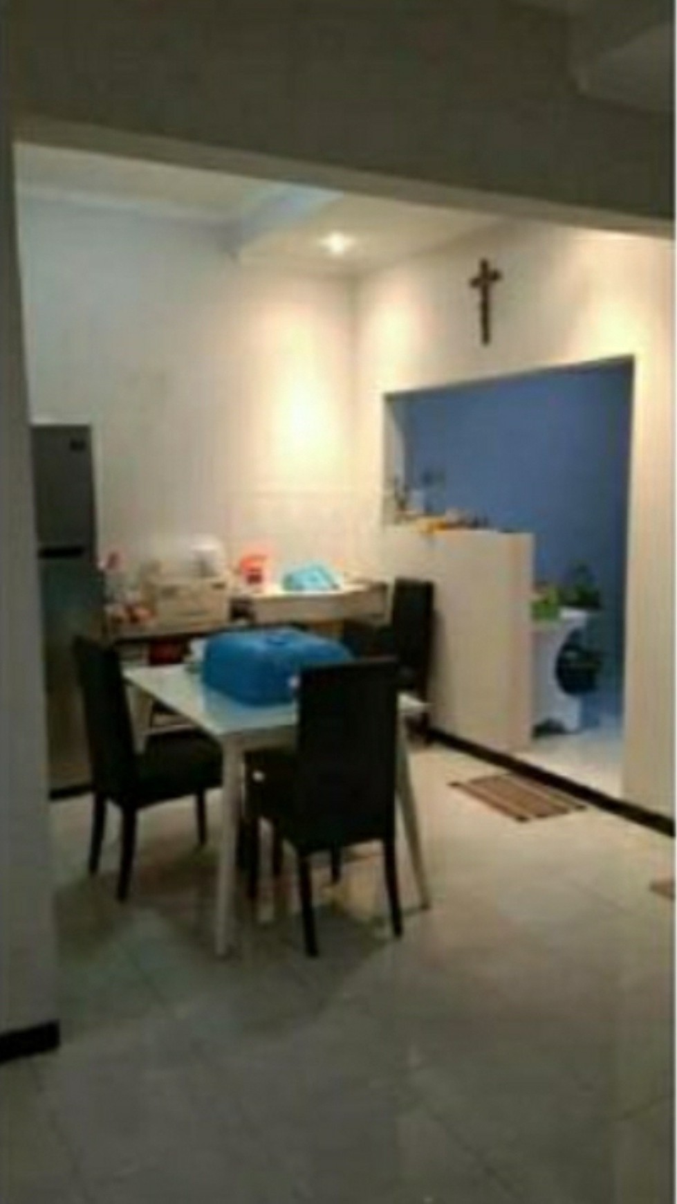 MURAH LUAS 9x15 Rumah Babatan Mukti Wiyung Surabaya - 4+1 K.Tidur - Cantik -Siap Huni