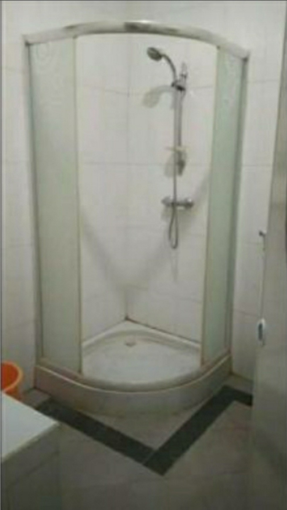MURAH LUAS 9x15 Rumah Babatan Mukti Wiyung Surabaya - 4+1 K.Tidur - Cantik -Siap Huni