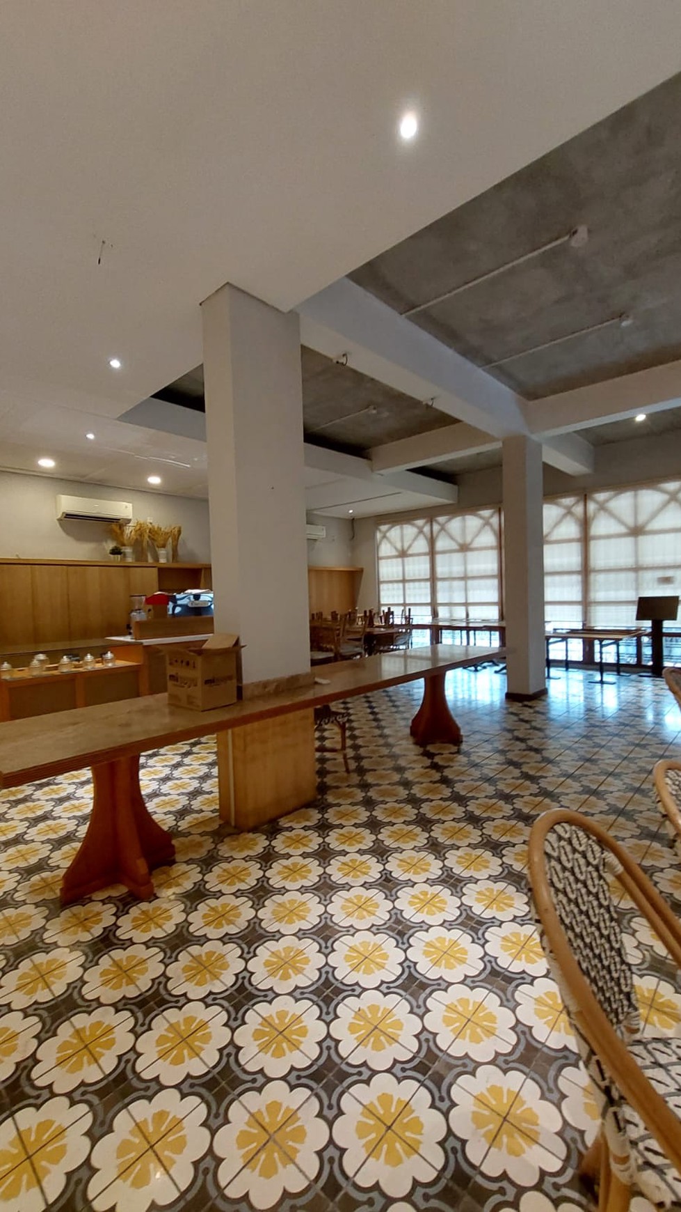 Ruko siap pakai daerah komersial di Bintaro 