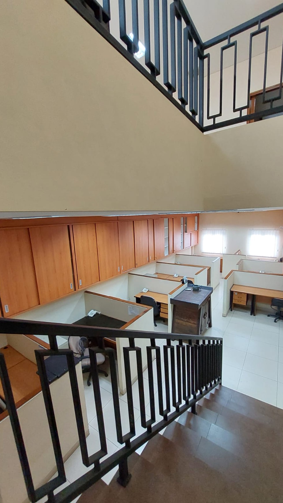 Ruko siap pakai daerah komersial di Bintaro 