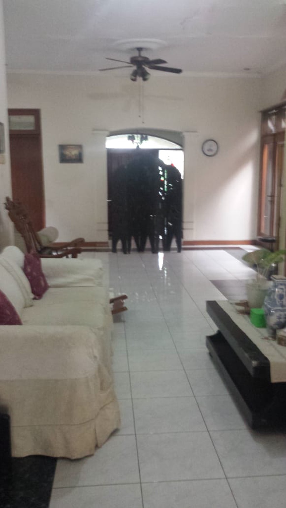 Termurah Rumah Bagus dengan Tanah Luas 410m2 di Cinere