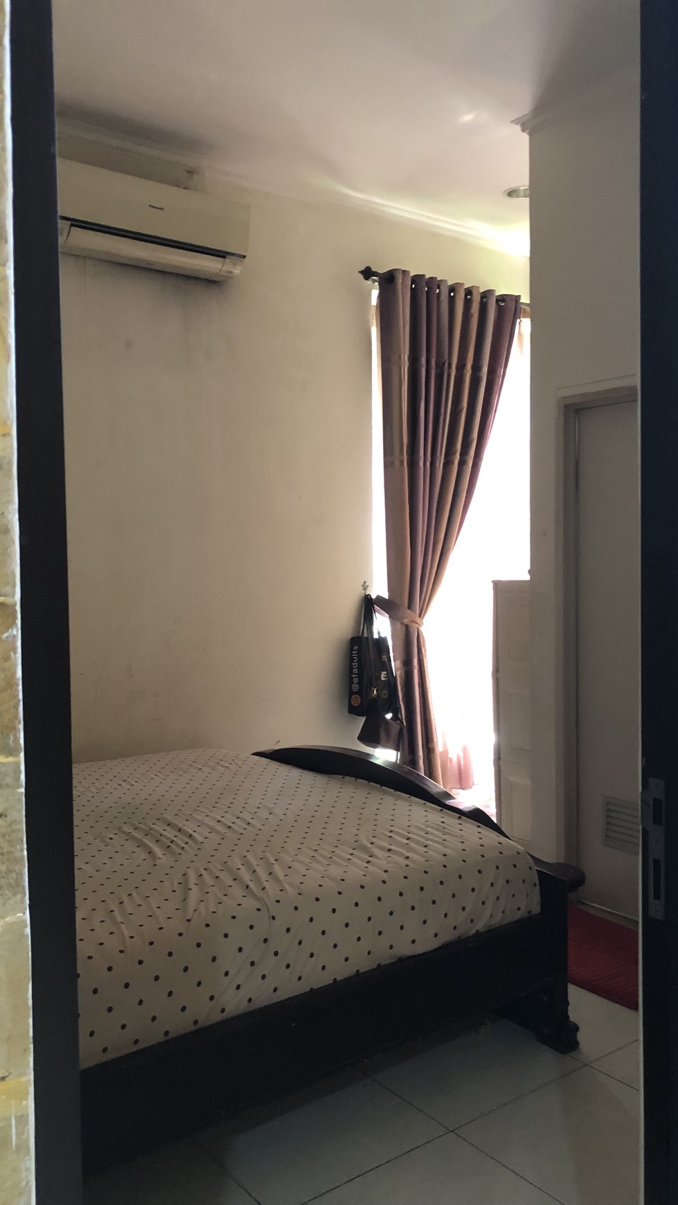 Rumah Hook di Delatinos BSD City ada Gazebo dekat Tol