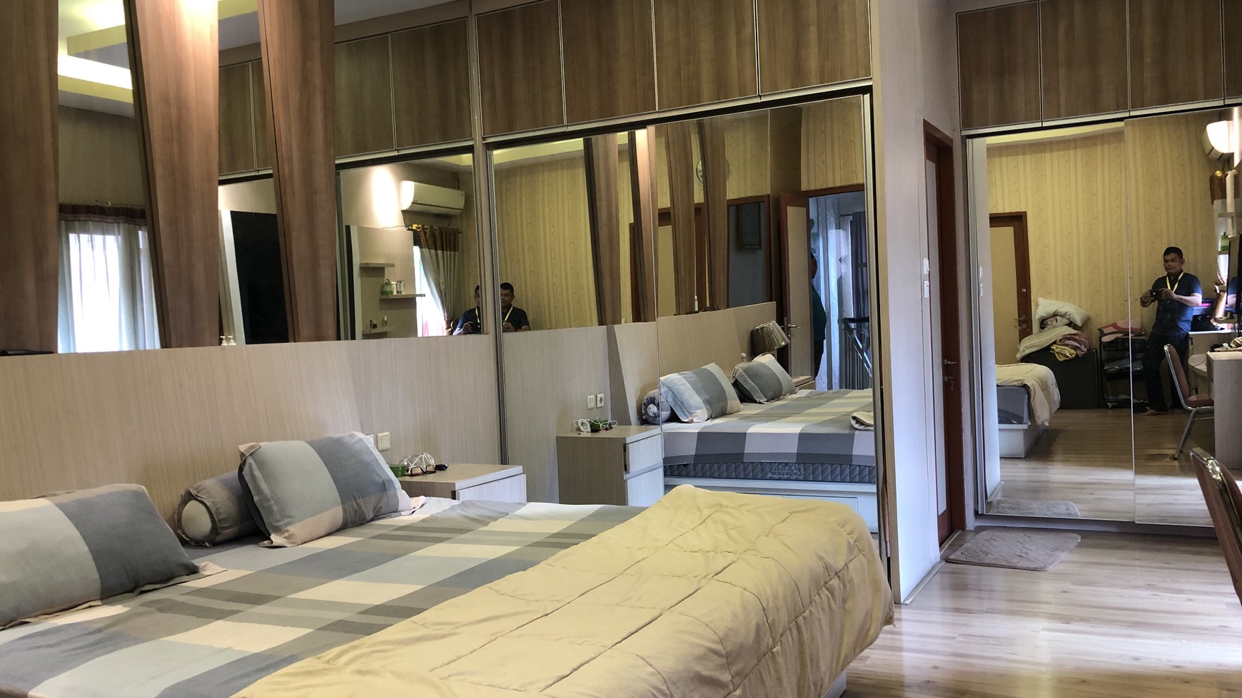 Rumah Hook di Delatinos BSD City ada Gazebo dekat Tol
