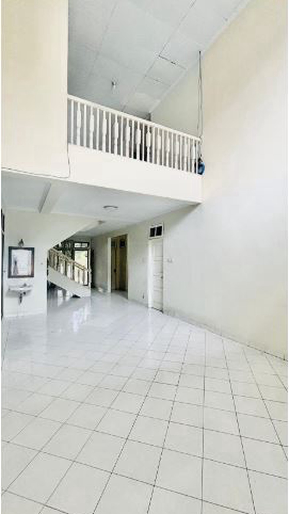 Rumah Asri Strategis LT/LB 300/160 m2 di Taman Bromo, Lippo Karawaci (JANGAN LEWATKAN!)