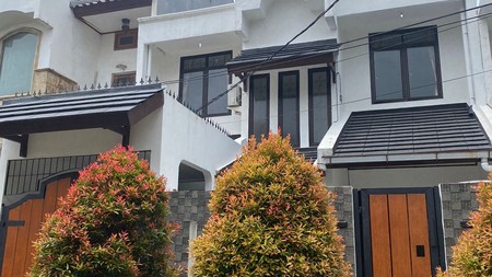 Cinere Blok K Rumah Luas 159 Dalam Komplek Dekat ke CinereMall 