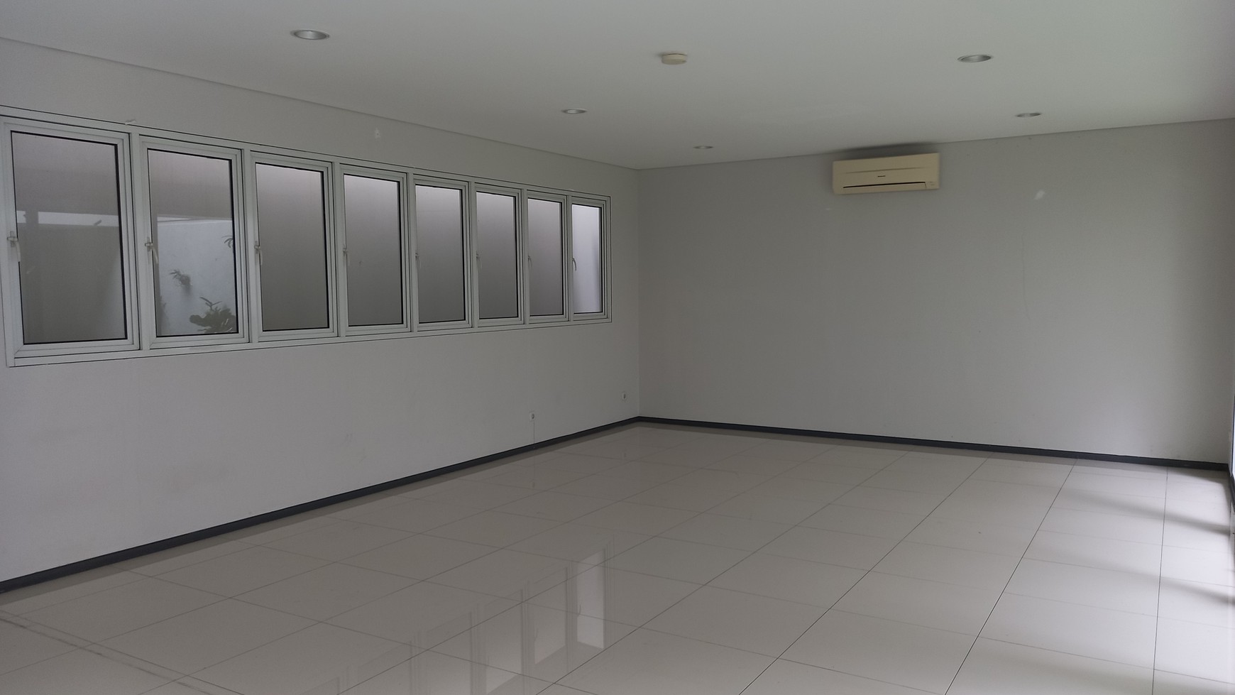 DISEWA RUMAH MINIMALIS di KUNINGAN,Jakarta Selatan