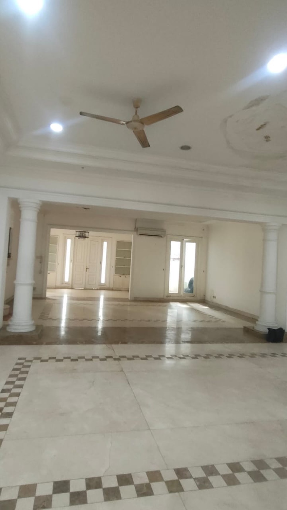 DIJUAL RUMAH  di MENTENG,LOKASI TENANG