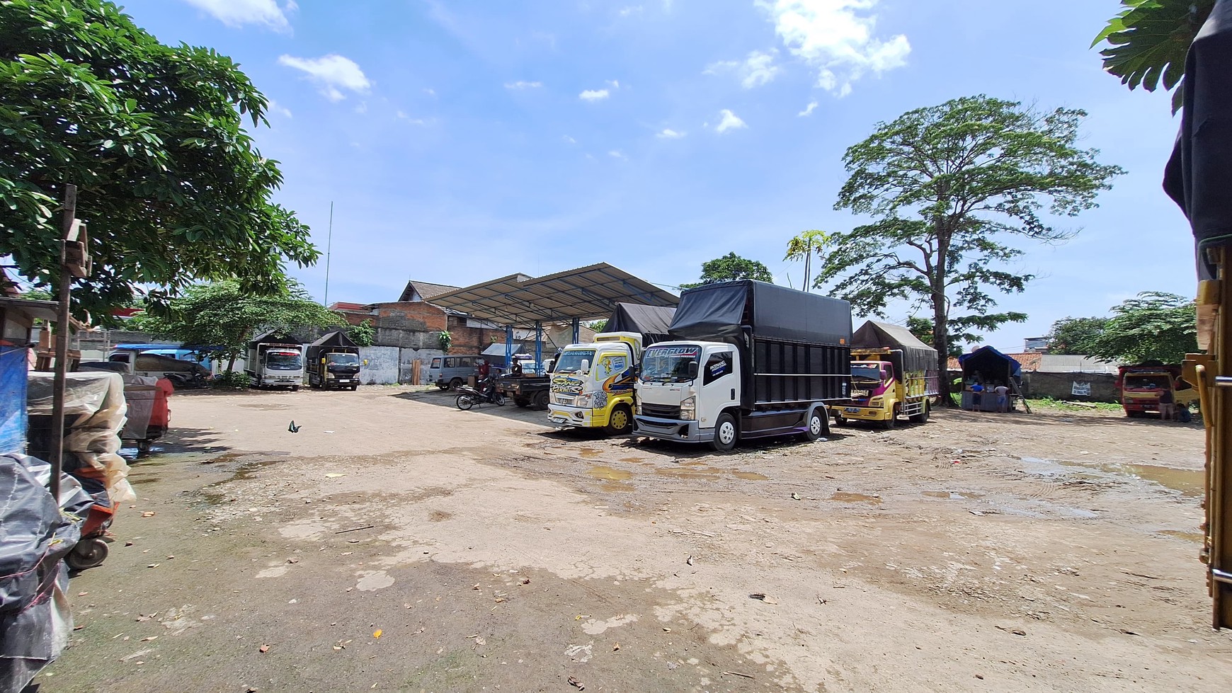 Dijual Rumah Lama (hitung tanah) di zona Komersil (K-1)