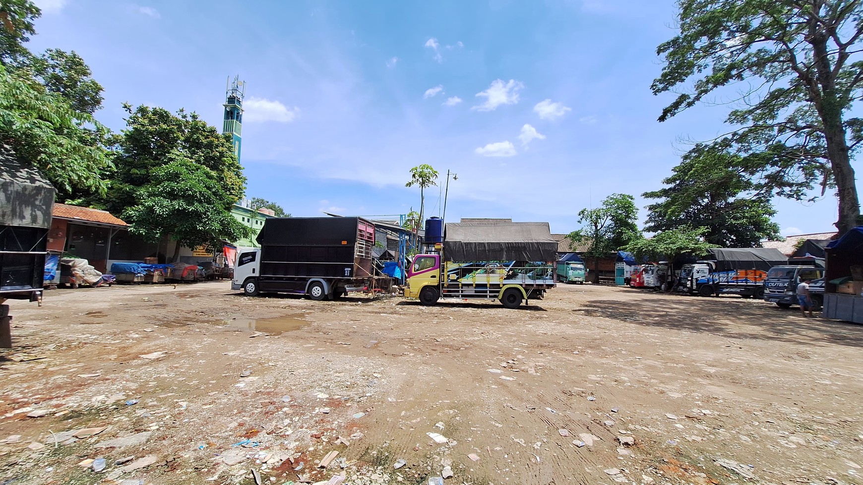 Dijual Rumah Lama (hitung tanah) di zona Komersil (K-1)