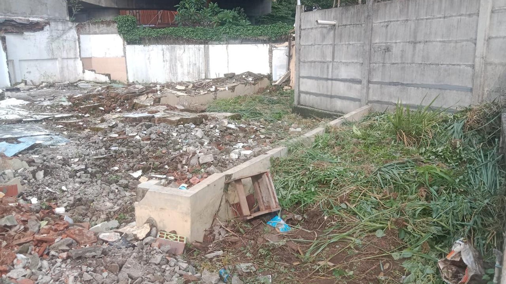 Rumah Hitung Tanah Area Cipete