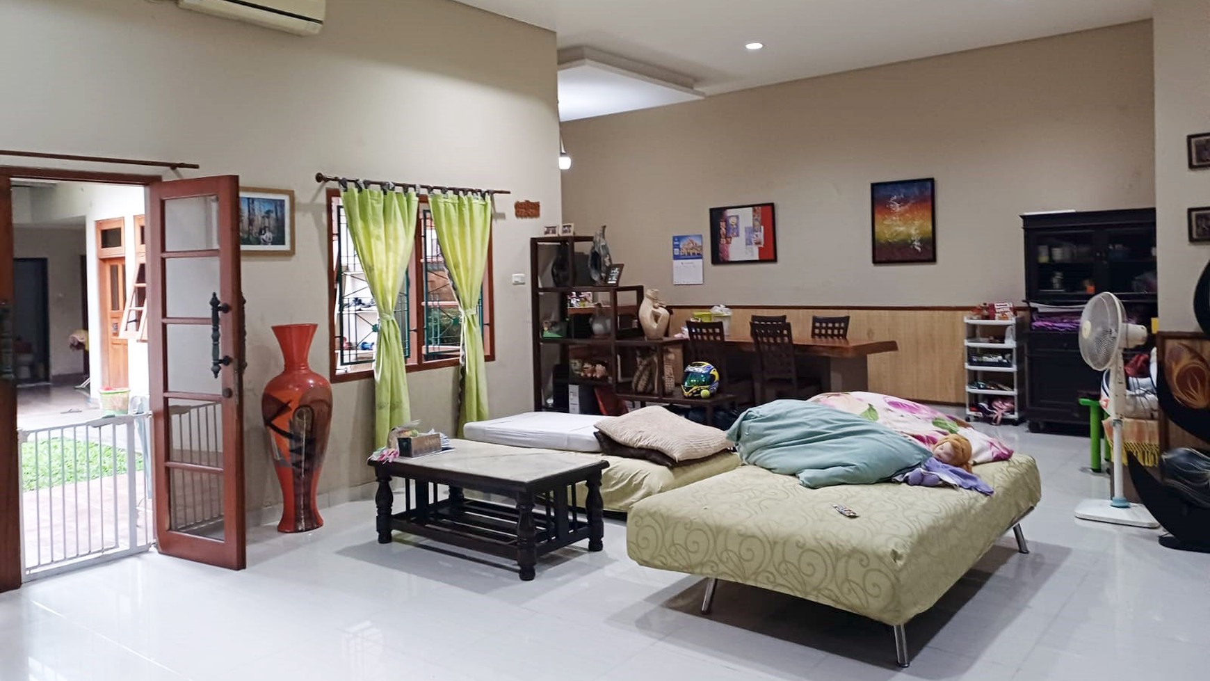 Rumah di Raya Kutisari Indah Surabaya Selatan, Semi Furnished, Siap Huni