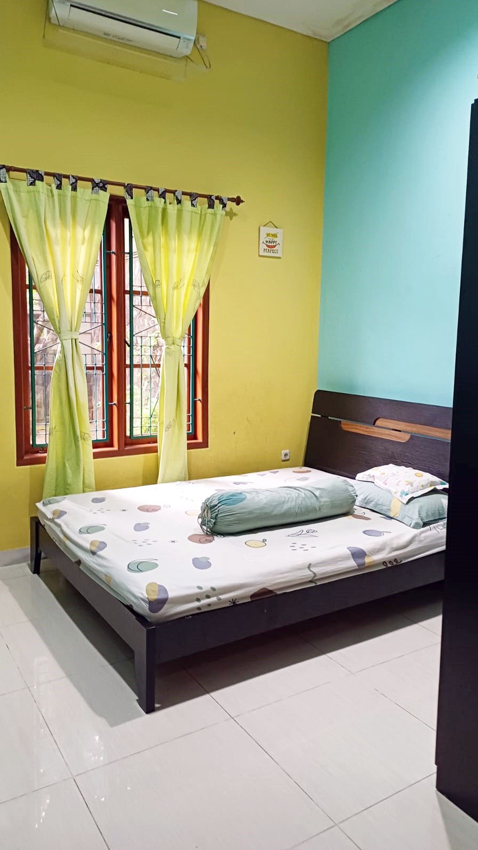 Rumah di Raya Kutisari Indah Surabaya Selatan, Semi Furnished, Siap Huni