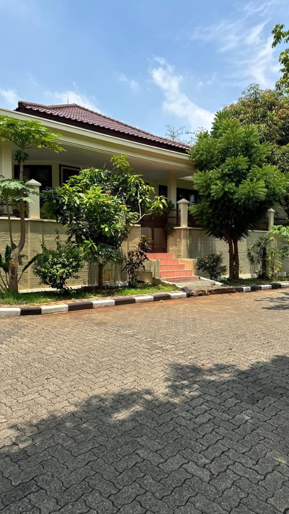 Dijual RUmah Bagus Mewah siap huni di Villa Cinere Mas.