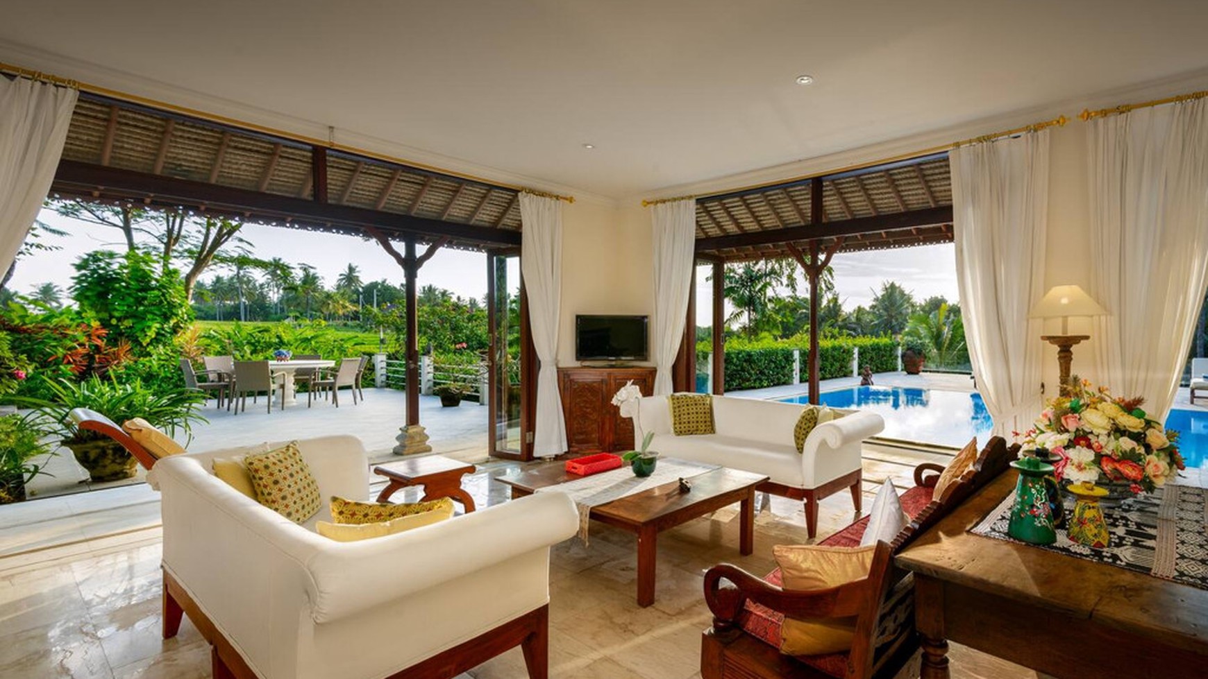 Leasehold - A Grand 7-Bedroom Luxury Retreat Surrounded by Nature in Balian Beach, Bali