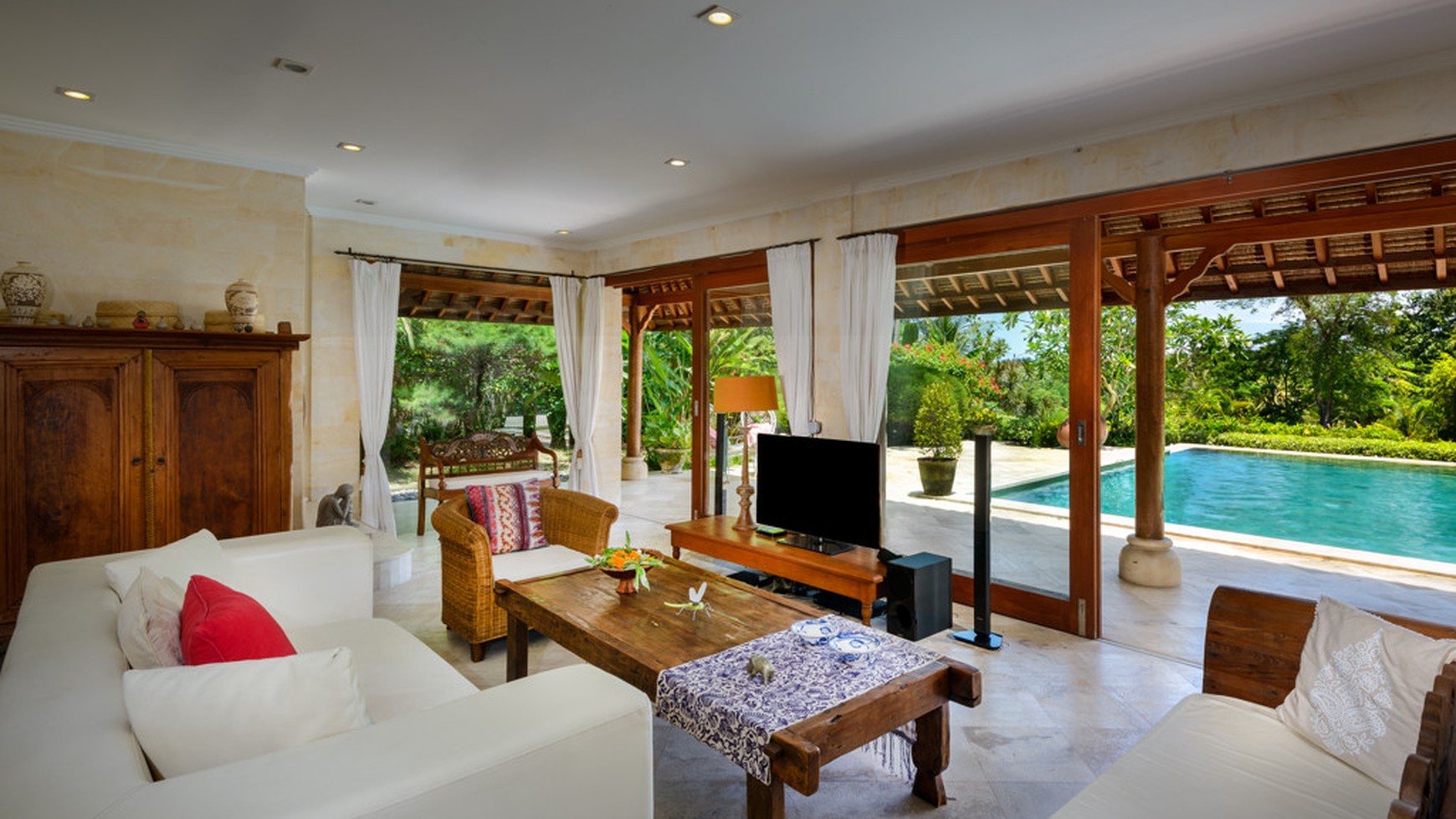 Leasehold - A Tranquil 4-Bedroom Sanctuary with Stunning Sunset Views in Balian Beach, Bali