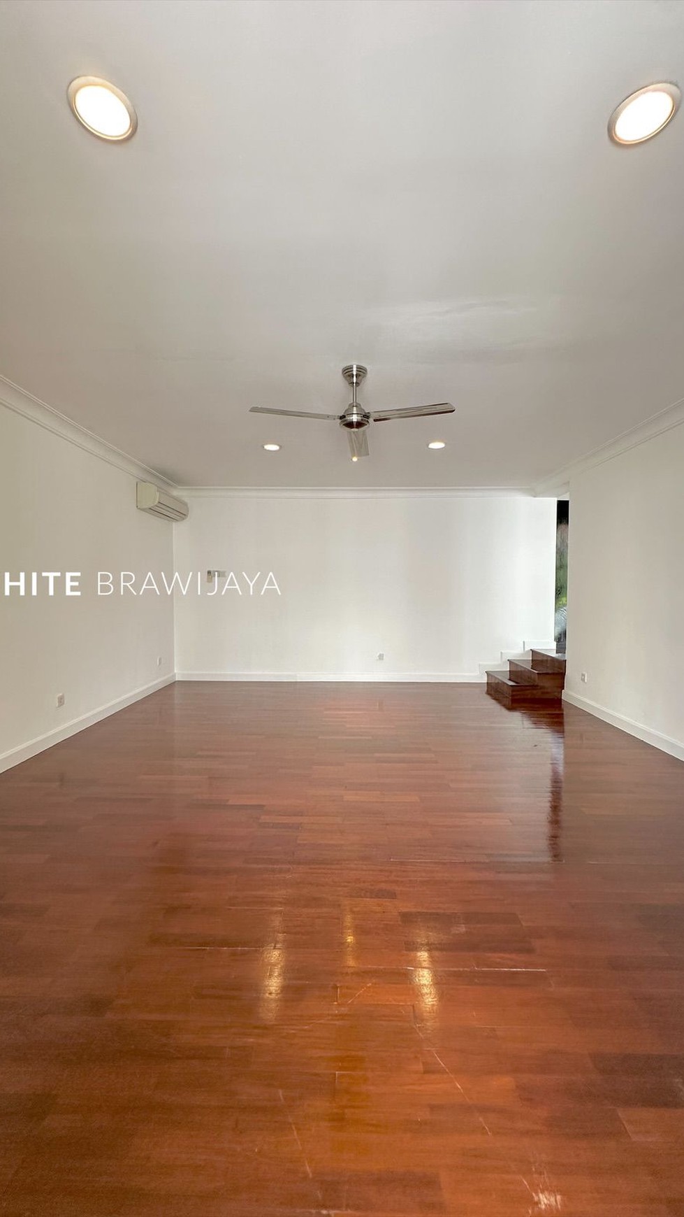 Rumah Modern Minimalis Dalam Townhouse Lingkungan Tenang Area Kemang Dalam