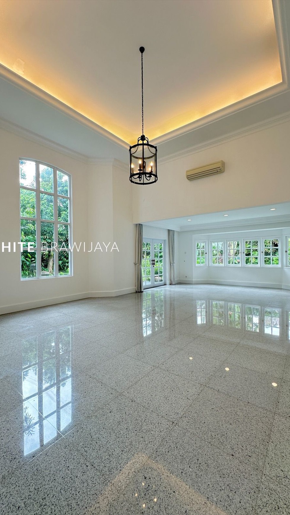 Rumah Modern Minimalis Dalam Townhouse Lingkungan Tenang Area Kemang Dalam