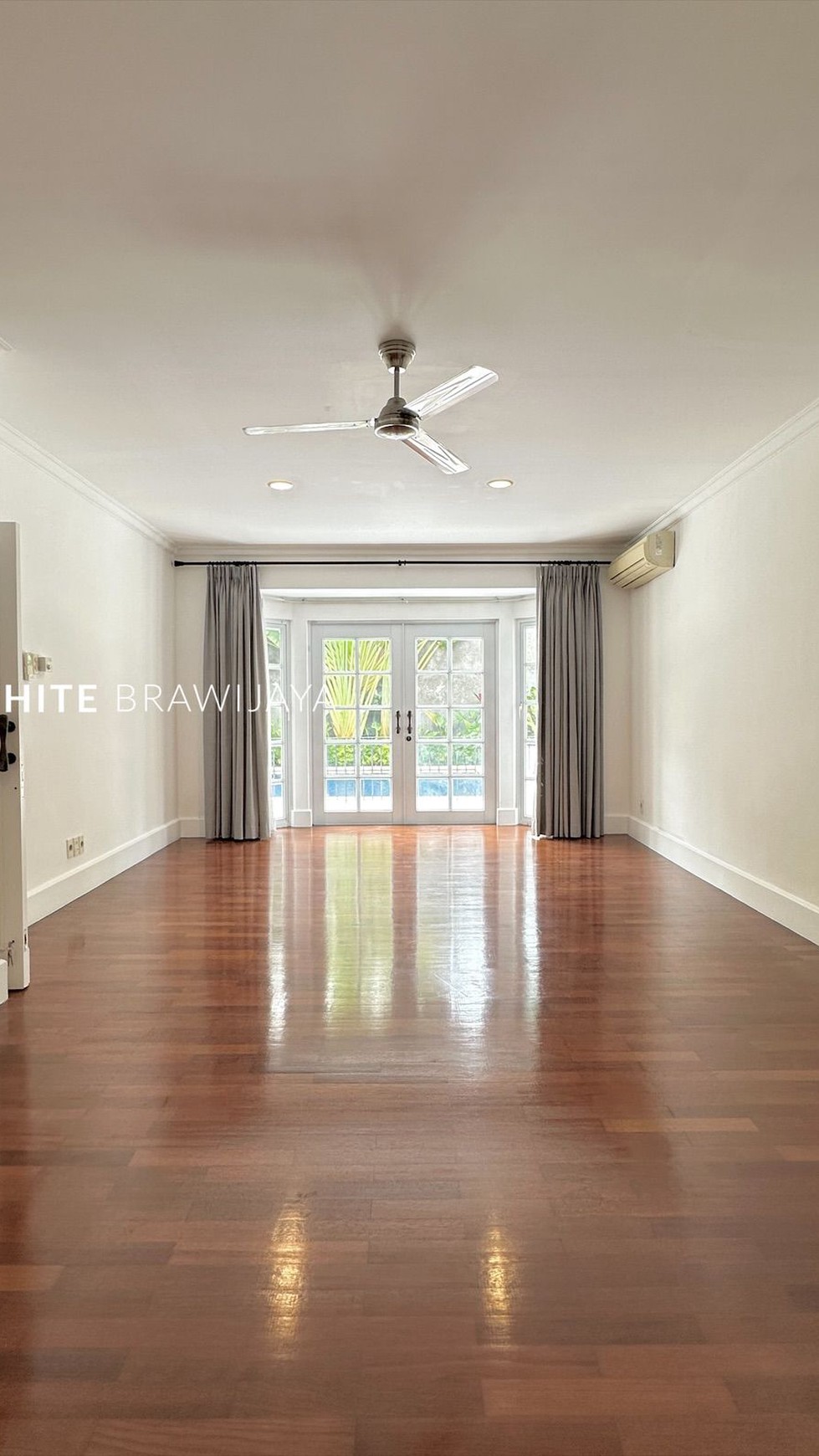 Rumah Modern Minimalis Dalam Townhouse Lingkungan Tenang Area Kemang Dalam