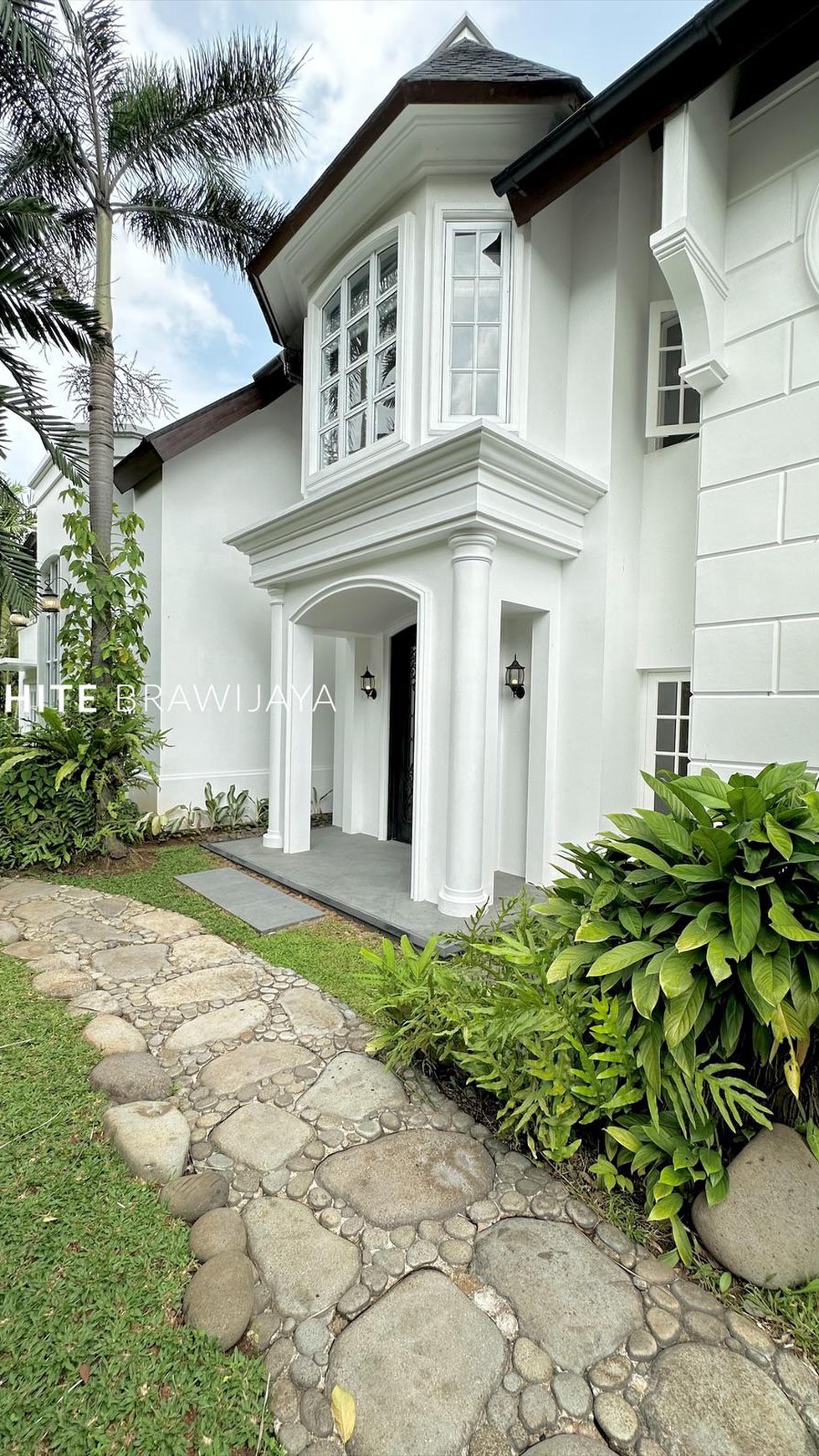 Rumah Modern Minimalis Dalam Townhouse Lingkungan Tenang Area Kemang Dalam