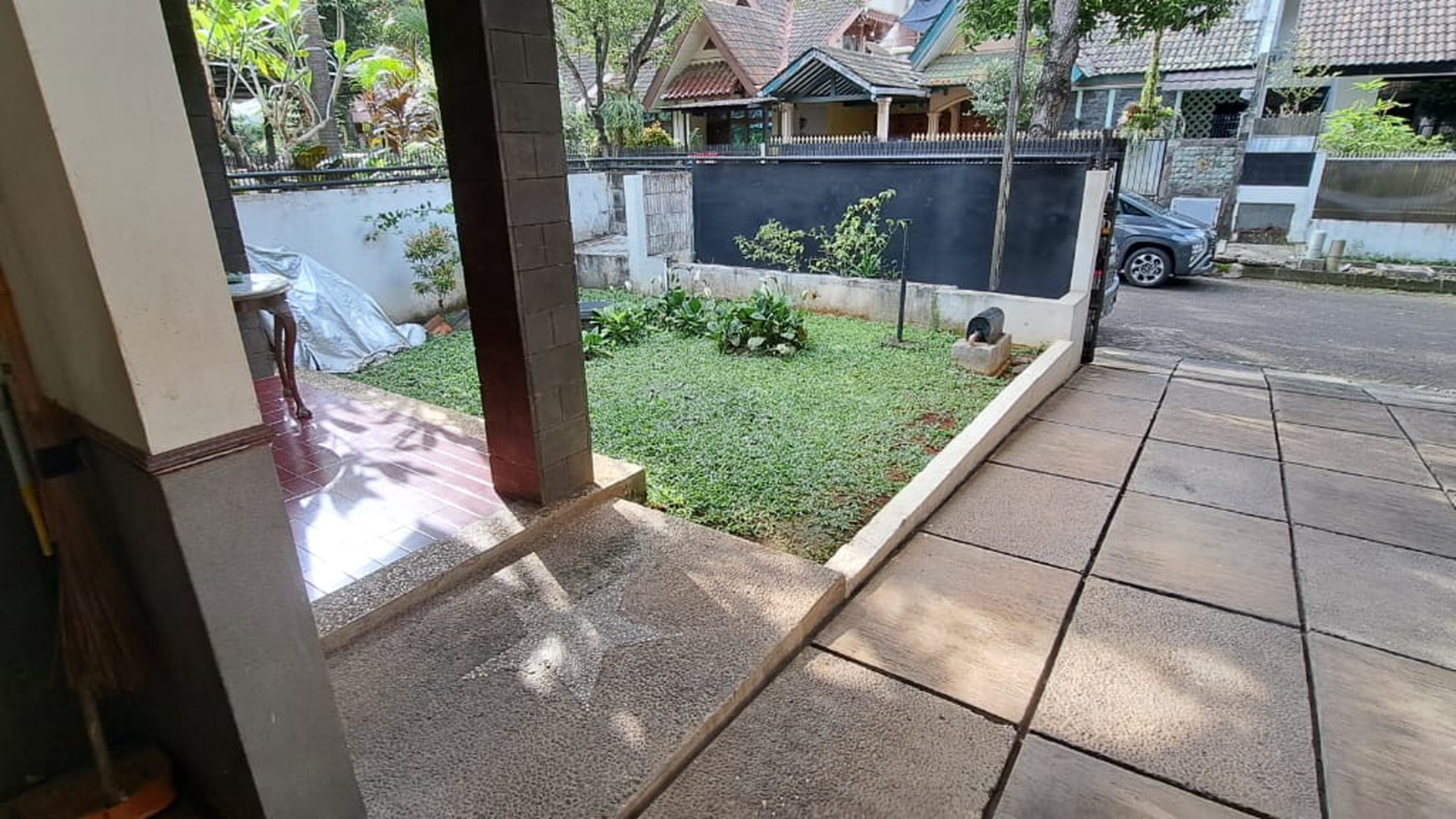 Rumah di Giri Loka 1