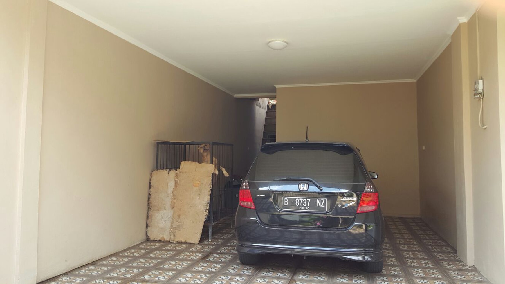 Rumah halaman luas, 2 lantai, bebas banjir di Bintaro