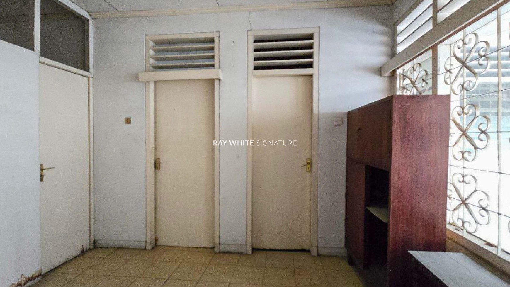 Dijual Rumah Bisa Untuk Tempat Tinggal / Bisa di bangun Kos-Kosan Area Setiabudi 