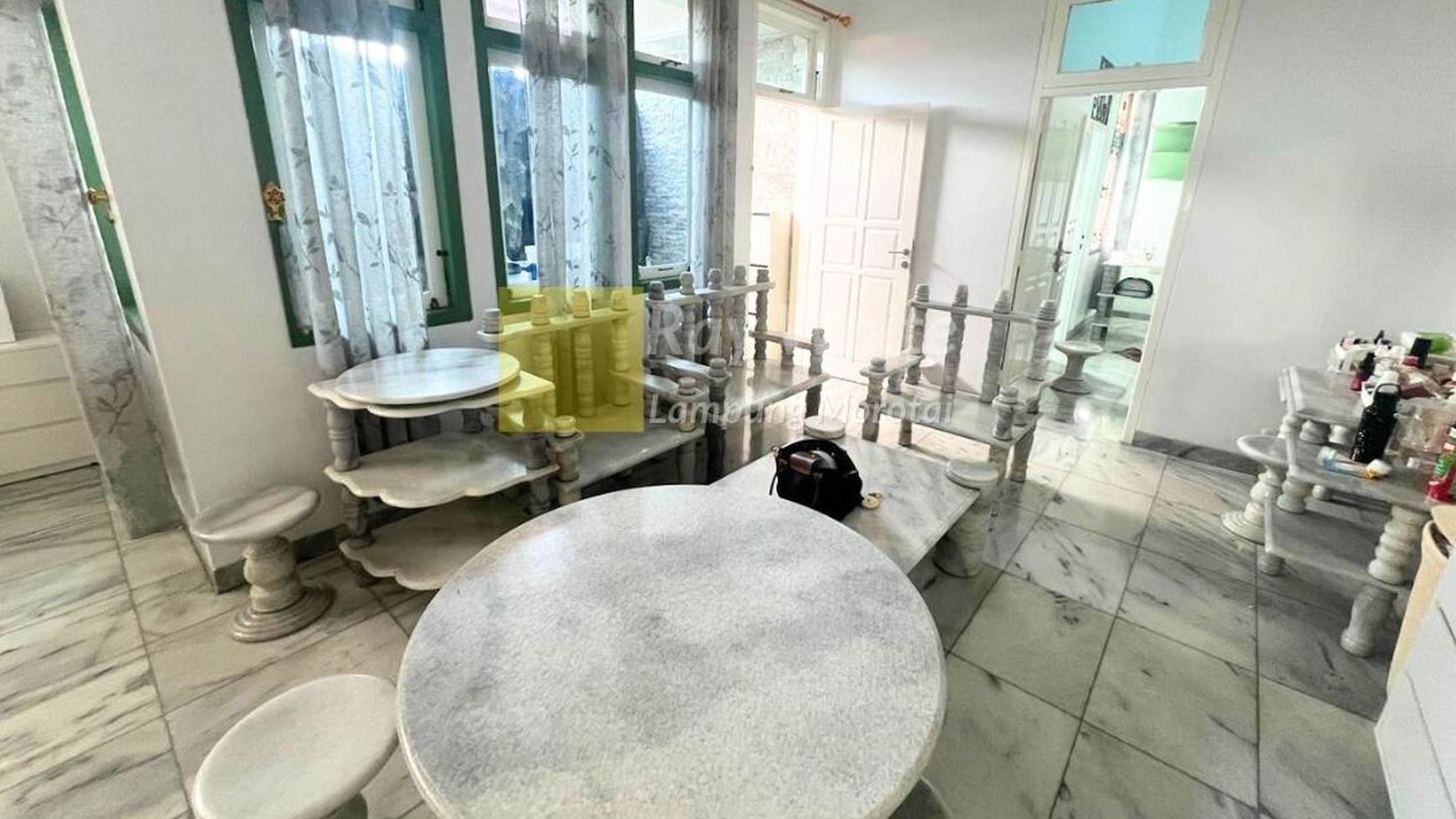 Rumah Hitung Tanah Area Cipete