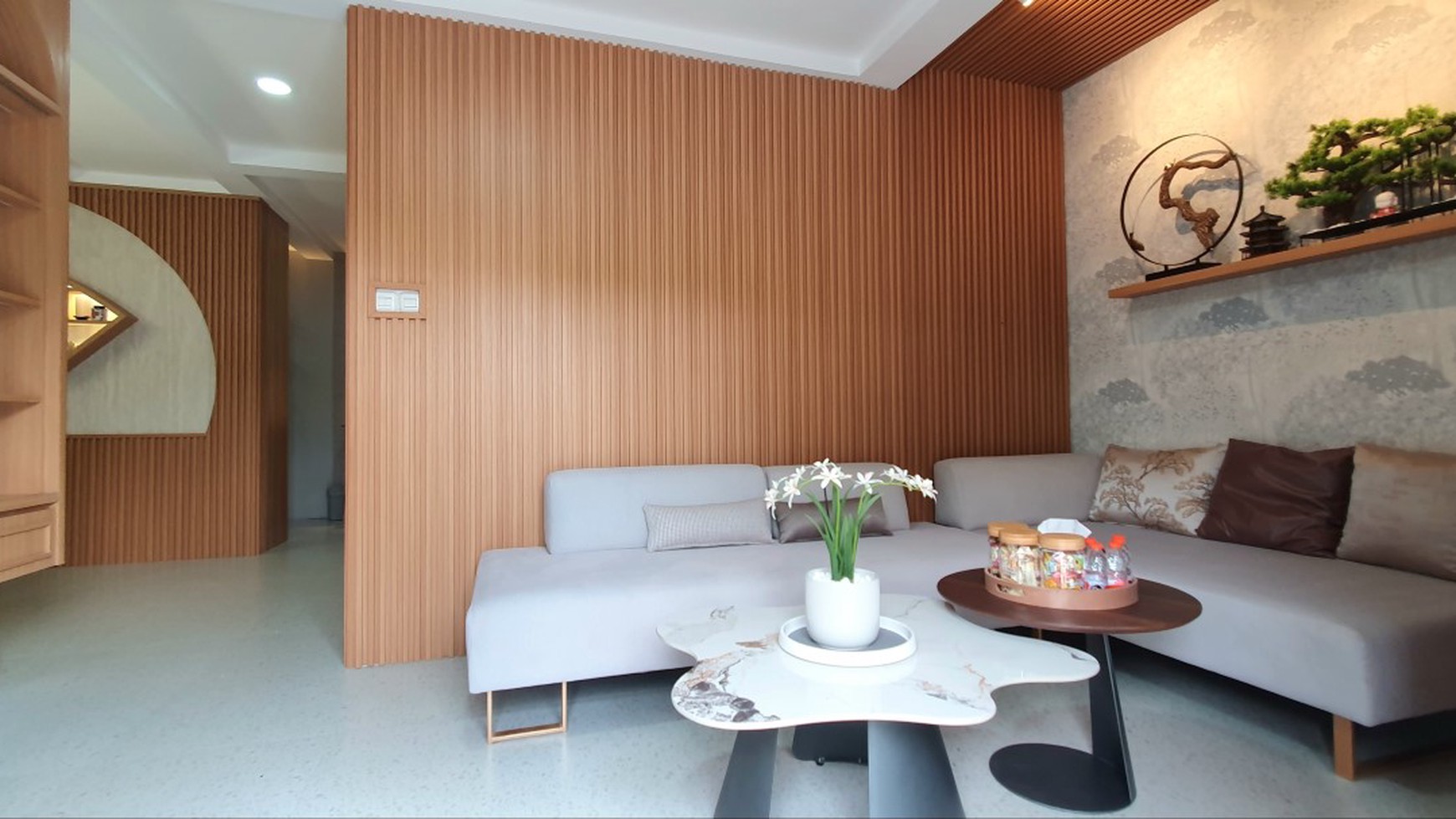 Rumah Hoek Gaya Japan di di Kelapa Molek, Kelapa Gading, Furnished modern