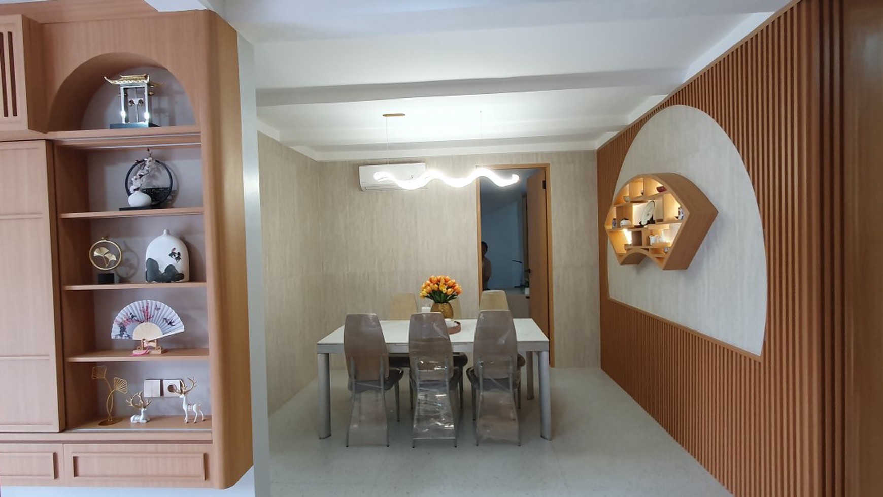 Rumah Hoek Gaya Japan di di Kelapa Molek, Kelapa Gading, Furnished modern