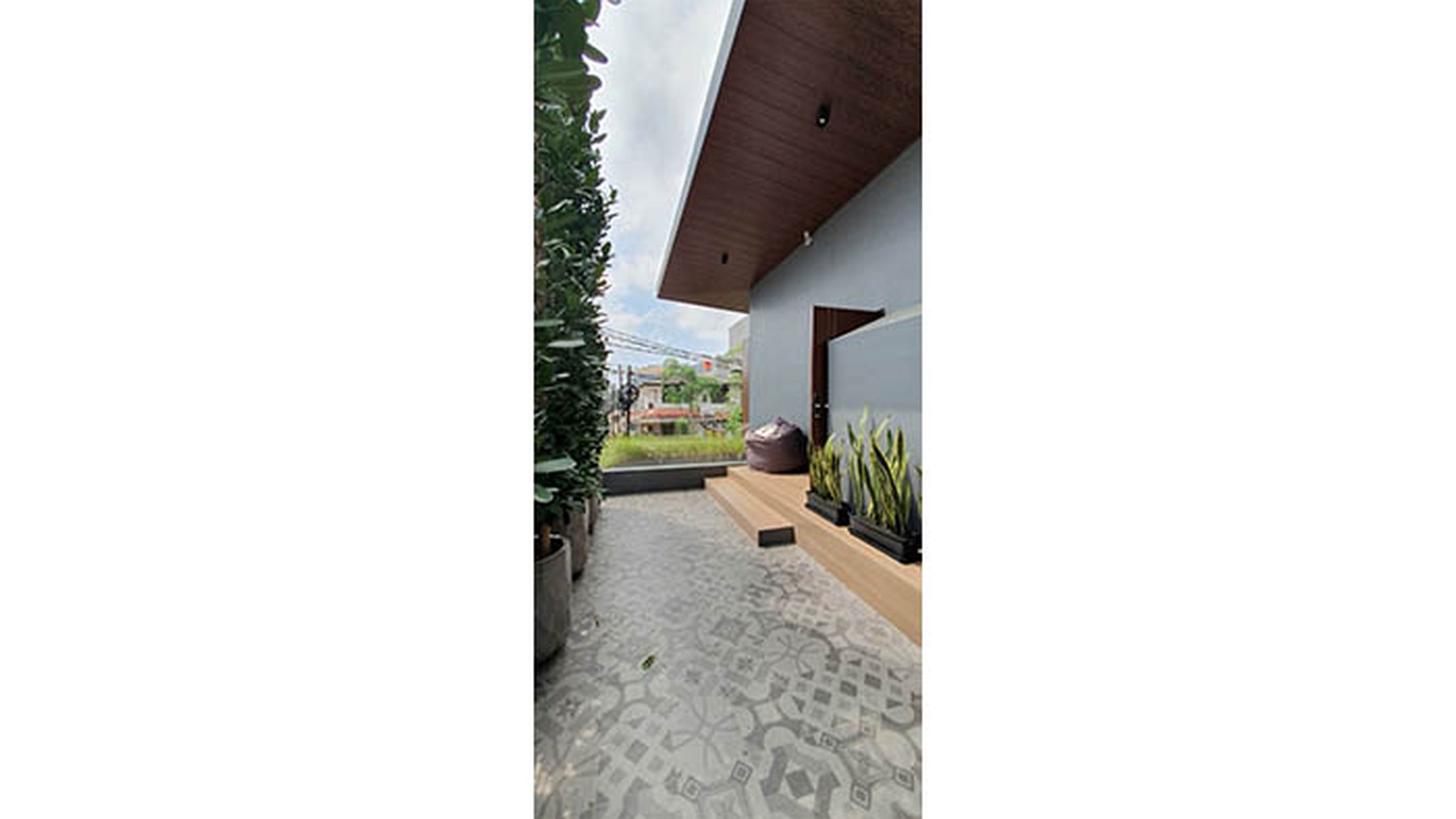 Rumah Hoek Gaya Japan di di Kelapa Molek, Kelapa Gading, Furnished modern