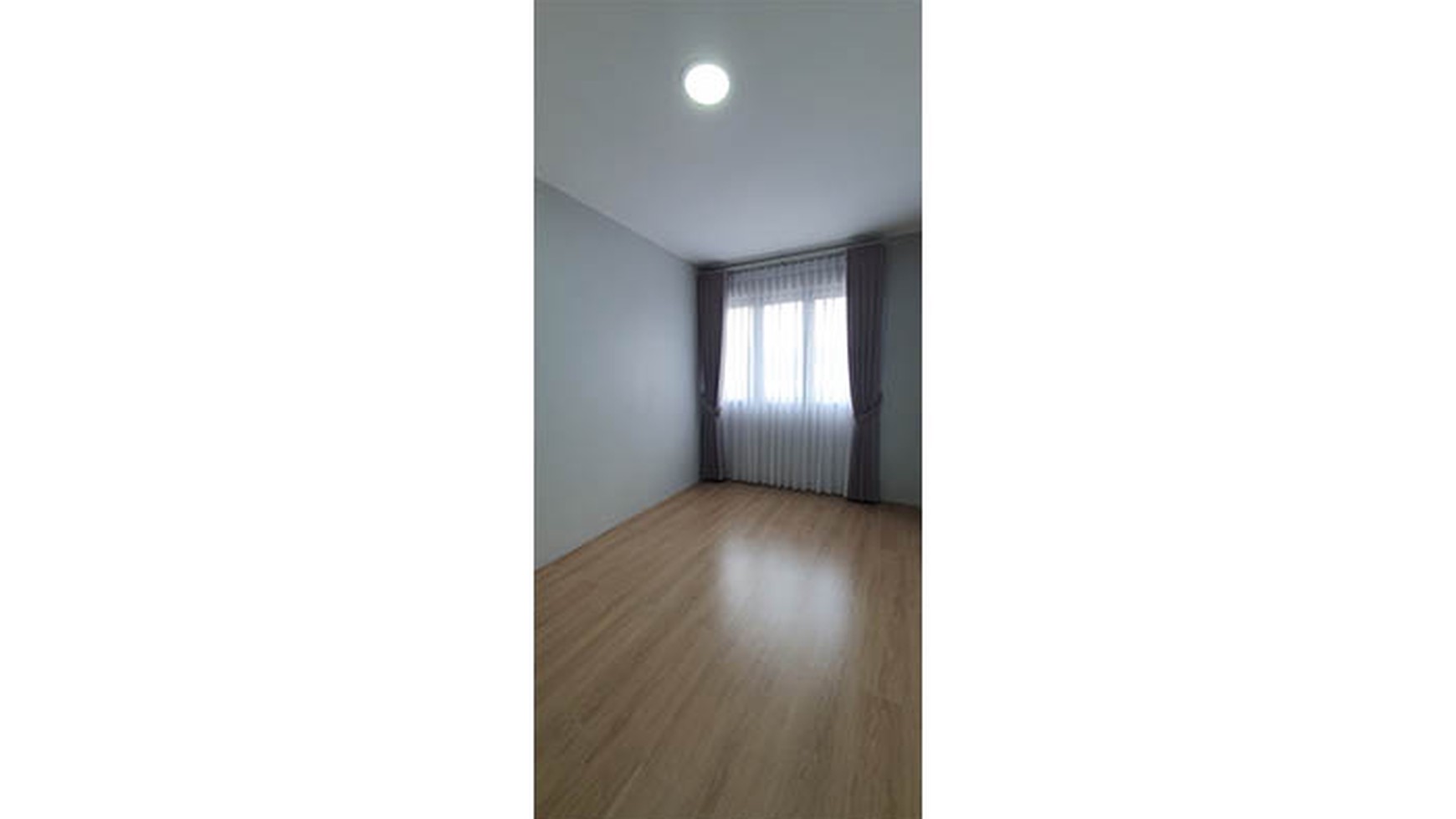 Rumah Hoek Gaya Japan di di Kelapa Molek, Kelapa Gading, Furnished modern