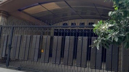 DIJUAL RUMAH MEGAH BESAR FULL FURNISHED siap HUNI KLAMPIS GALAXY BUMI PERMAI Surabaya Timur