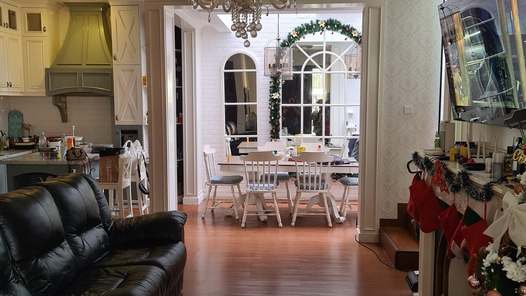 Rumah Desain by Susan Amir Full Furnished Discovery Bintaro