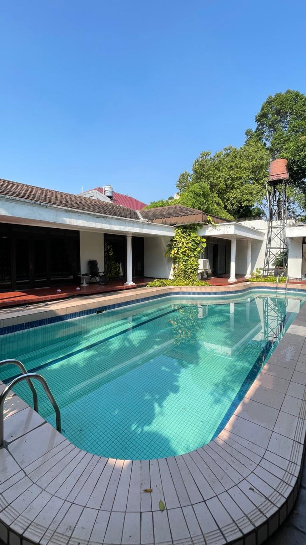 Rumah Mewah Lokasi Premium dan Siap Huni di Cilandak