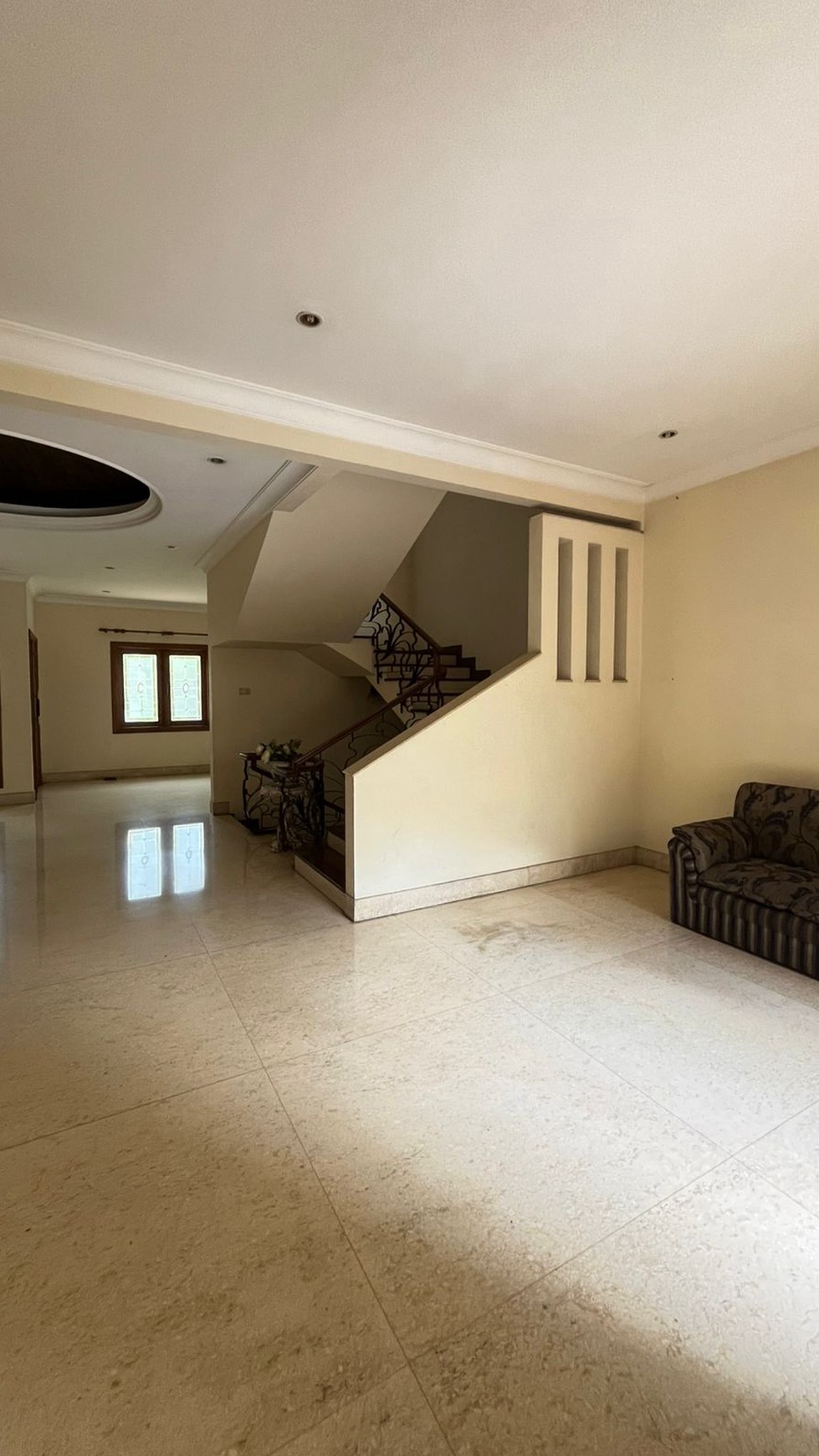Rumah Luas di Pondok Indah Jakarta Selatan Negotiable 