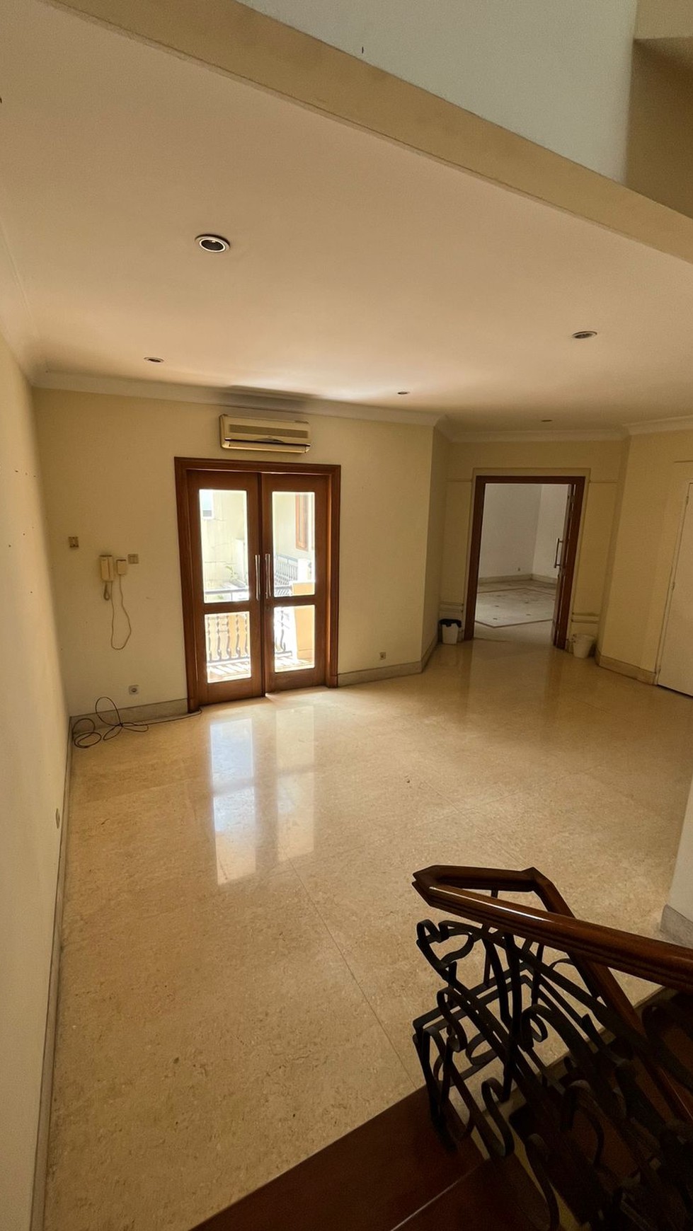 Rumah Luas di Pondok Indah Jakarta Selatan Negotiable 