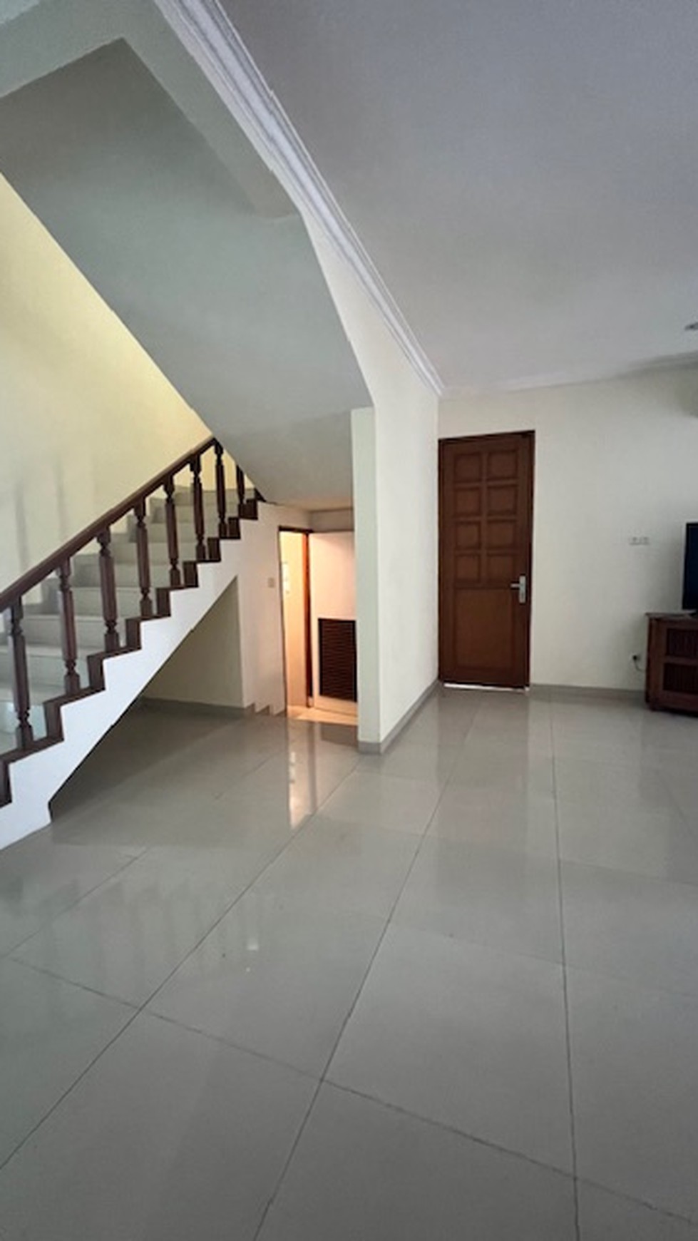 **For Lease: Stunning 3-Bedroom Family Home in Setiabudi**