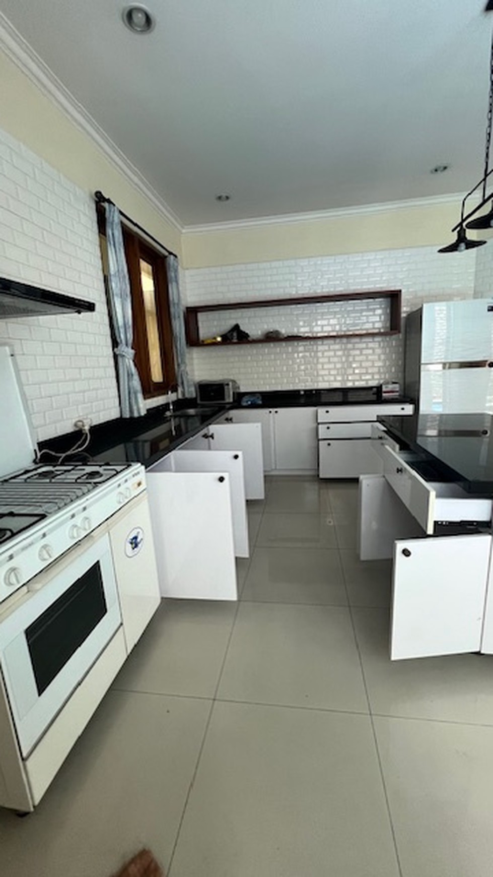 **For Lease: Stunning 3-Bedroom Family Home in Setiabudi**