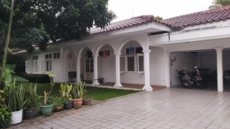 Turun Harga Rumah Tanah Luas di Kemang Barat Jaksel ada Pool